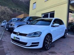 Bianco Usata 2014 VW Golf VII Highline Tre volumi | 12.000 € (Buon prezzo)