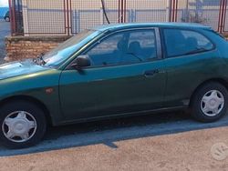 Verde Usata 1999 Mitsubishi Colt Tre volumi | 1500 €