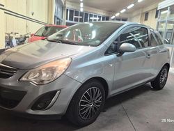 Grigio Usata 2011 Opel Corsa Tre volumi | 3600 € (Buon prezzo)