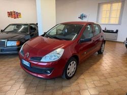 Rosso Usata 2007 Renault Clio II Dynamique Tre volumi | 3000 € (Buon prezzo)