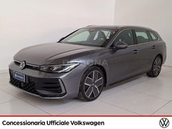Grigio Usata 2024 VW Passat R-line Station wagon | 41.590 € (Molto cara)