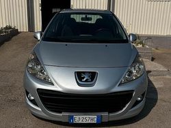 Grigio Usata 2011 Peugeot 207 Allure Tre volumi | 4900 € (Buon prezzo)