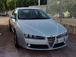 Argento Usata 2011 Alfa Romeo 159 Progression Tre volumi | 8900 € (Ottimo prezzo)