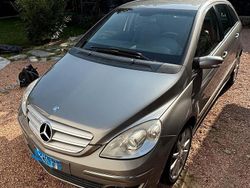 Grigio Usata 2008 Mercedes B150 Monovolume | 5300 € (Buon prezzo)