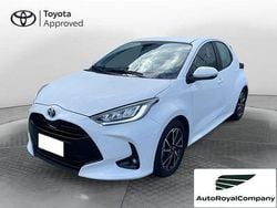 Bianco Usata 2022 Toyota Yaris Hybrid Trend Tre volumi | 16.300 € (Buon prezzo)