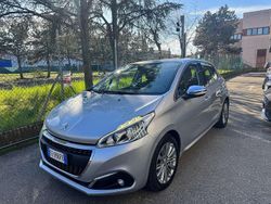 Argento metallizzato Usata 2016 Peugeot 208 Allure+ Due volumi | 7900 € (Buon prezzo)