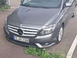 Grigio Usata 2013 Mercedes 180 Tre volumi | 12.200 €