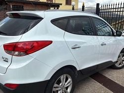 Bianco Usata 2011 Hyundai ix35 Comfort SUV | 9000 € (Cara)
