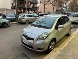 Grigio Usata 2011 Toyota Yaris Style Due volumi | 5300 € (Buon prezzo)