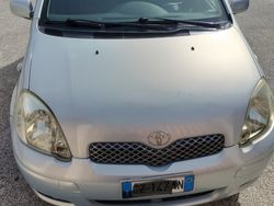 Usata 2005 Toyota Yaris Due volumi | 2500 € (Buon prezzo)