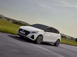 Bianco Nuova 2024 Hyundai i20 Tre volumi | 18.668 € (Buon prezzo)