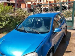 Usata 2005 VW Golf V Tre volumi | 2500 €