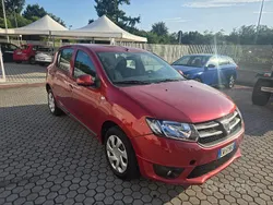 Bordeaux(met.) Usata 2014 Dacia Sandero Ambiance Due volumi | 5990 € (Buon prezzo)