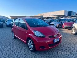 Rosso Usata 2011 Toyota Aygo Connect Style Due volumi | 3990 € (Buon prezzo)