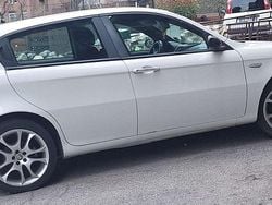Bianco Usata 2009 Alfa Romeo 147 Due volumi | 3000 € (Buon prezzo)