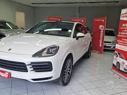 Bianco Usata 2022 Porsche Cayenne SUV | 95.500 € (Molto cara)
