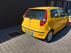 Usata 2006 Fiat Punto Due volumi | 800 €