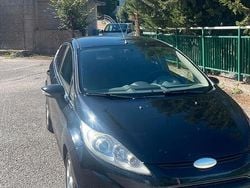 Nero Usata 2010 Ford Fiesta Titanium Tre volumi | 2800 € (Buon prezzo)