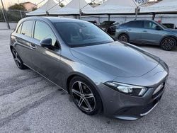 Grigio Usata 2018 Mercedes A200 Tre volumi | 18.000 € (Buon prezzo)