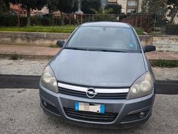 Grigio Usata 2004 Opel Astra Tre volumi | 1100 € (Buon prezzo)