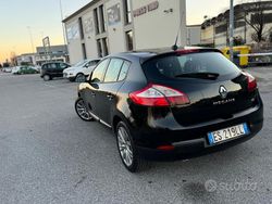 Nero Usata 2013 Renault Mégane Tre volumi | 4000 € (Buon prezzo)