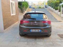 Usata 2015 Alfa Romeo Giulietta Due volumi | 6500 € (Buon prezzo)
