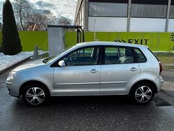 Grigio Usata 2007 VW Polo Comfortline Tre volumi | 3300 € (Buon prezzo)