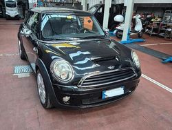 Nero Usata 2010 Mini ONE Due volumi | 5000 € (Molto cara)