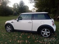 Bianco Usata 2010 Mini Cooper Due volumi | 7000 € (Molto cara)