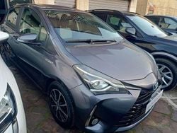 Grigio Usata 2018 Toyota Yaris Hybrid Edition Due volumi | 11.400 € (Ottimo prezzo)