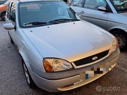 Grigio Usata 2002 Ford Fiesta Ghia Due volumi | 1200 € (Ottimo prezzo)