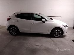 Bianco Usata 2017 Mazda 2 Due volumi | 7000 €