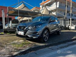 Grigio Usata 2017 Nissan Qashqai N-Connecta SUV | 13.999 € (Buon prezzo)