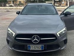 Grigio Usata 2019 Mercedes A180 Tre volumi | 18.000 € (Buon prezzo)