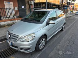 Grigio Usata 2011 Mercedes B180 Executive Monovolume | 3199 € (Buon prezzo)