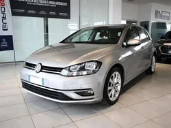 Grigio Usata 2019 VW Golf VII Executive Tre volumi | 16.900 € (Buon prezzo)