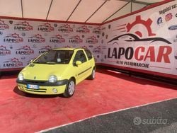 Giallo Usata 2001 Renault Twingo Initiale Due volumi | 2490 € (Molto cara)