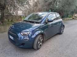 Blu/azzurro Usata 2021 Fiat 500e Passion Due volumi | 15.000 € (Buon prezzo)