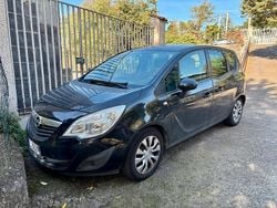 Nero Usata 2011 Opel Meriva Monovolume | 4000 € (Buon prezzo)