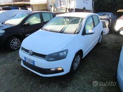 Bianco Usata 2015 VW Polo Comfortline Tre volumi | 6800 € (Buon prezzo)