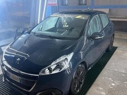 Blu Usata 2016 Peugeot 208 Active Due volumi | 7200 € (Buon prezzo)