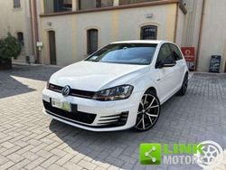 Bianco metallizzato Usata 2014 VW Golf VII GTI Tre volumi | 20.300 € (Cara)