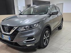 Grigio Usata 2017 Nissan Qashqai N-Connecta SUV | 14.500 € (Cara)