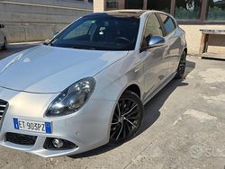 Grigio Usata 2014 Alfa Romeo Giulietta Exclusive Due volumi | 10.000 € (Molto cara)