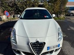 Bianco Usata 2012 Alfa Romeo Giulietta Tre volumi | 5500 € (Buon prezzo)