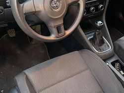 Bianco Usata 2010 VW Golf VI Tre volumi | 5500 € (Buon prezzo)