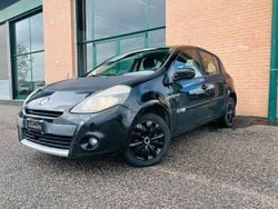 Nero Usata 2012 Renault Clio IV Dynamique Tre volumi | 4200 € (Buon prezzo)