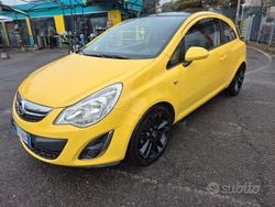 Giallo Usata 2011 Opel Corsa Tre volumi | 3900 € (Buon prezzo)