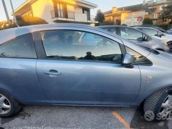 Grigio Usata 2009 Opel Corsa Tre volumi | 1500 € (Ottimo prezzo)