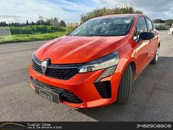 Arancione Usata 2024 Renault Clio V Evolution Tre volumi | 15.400 € (Ottimo prezzo)